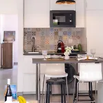 Ineika- Modern With Pool View Terrace Apartmán