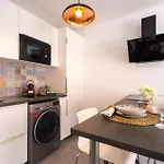 Apartmán Ineika- Modern With Pool View Terrace